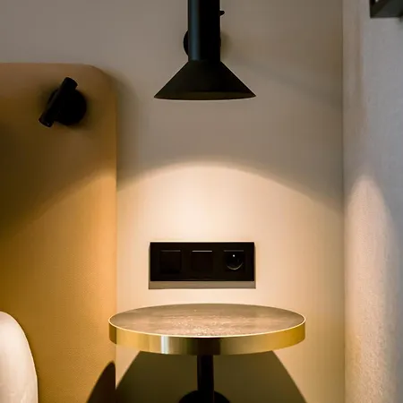 Laperouse Hotel 2*