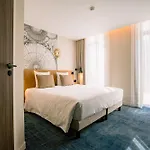 Urban Style Laperouse 4*