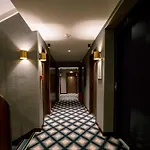 Urban Style Laperouse Hotel