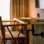 Urban Style Laperouse Hotel