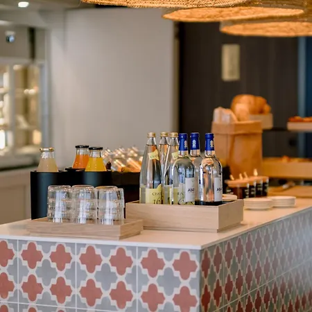 Urban Style Laperouse Hotel 4*