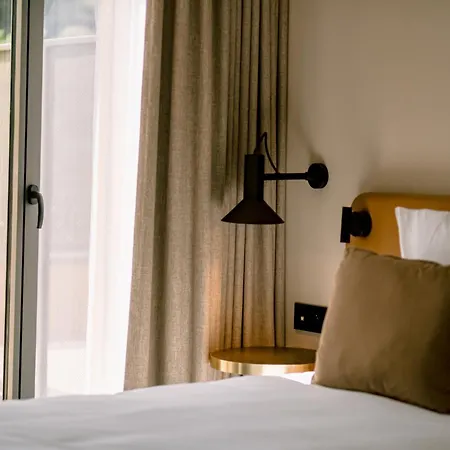 Urban Style Laperouse 4*