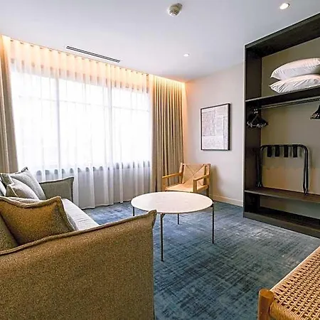Urban Style Laperouse 4* Albi