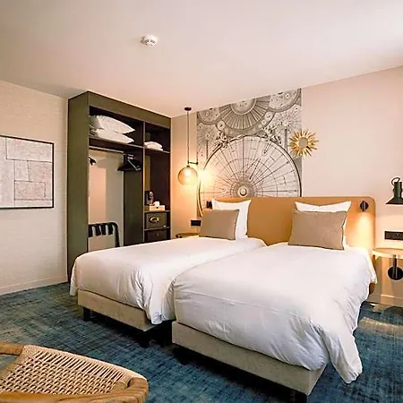 Urban Style Laperouse Hotel