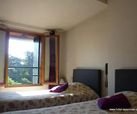 Urban Style Laperouse Hotel