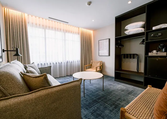 Urban Style Laperouse فندق