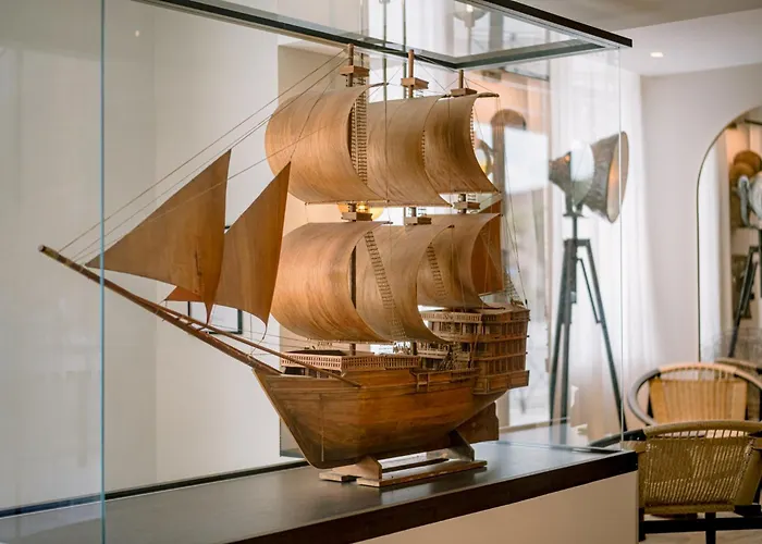 Urban Style Laperouse فندق 4*